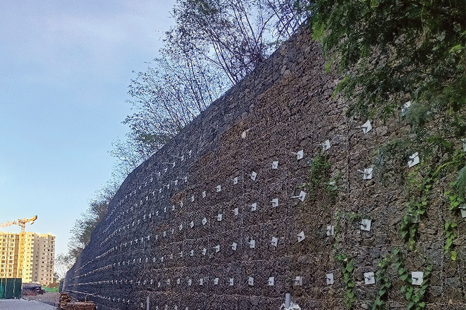 GTI<sup/>® Anchored Gabion Fascia Wall